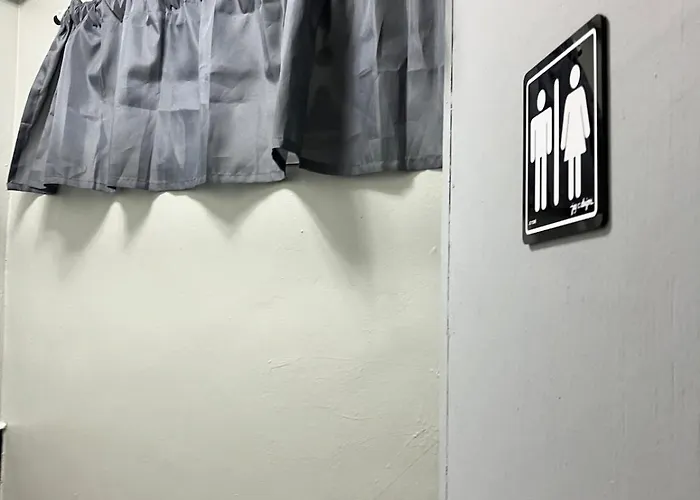 Qc Friendly Community Pod Near Hospital Qc Mrt Apartment *