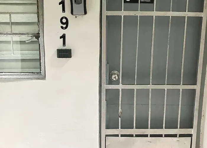 Apartment Qc Friendly Community Pod Near Hospital Qc Mrt *