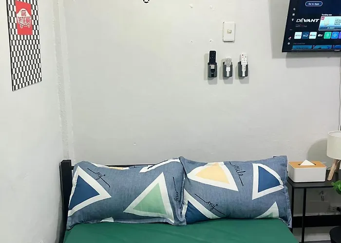 Qc Friendly Community Pod Near Hospital Qc Mrt Apartment