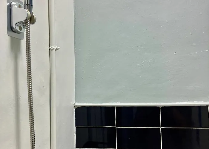 Apartment Qc Friendly Community Pod Near Hospital Qc Mrt